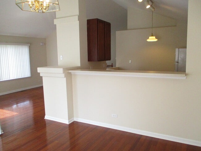 Building Photo - 656 S Rosehall Ln