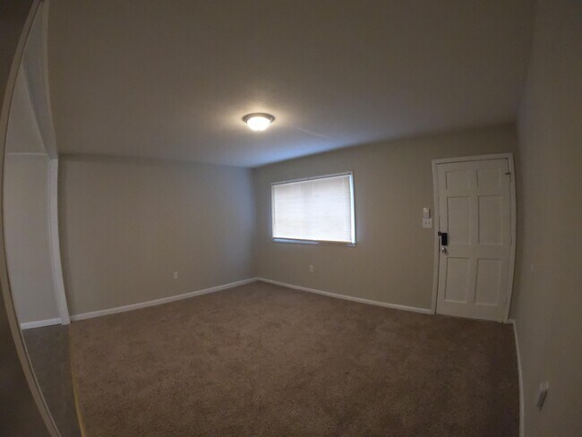 Building Photo - 3256 Suncrest Dr