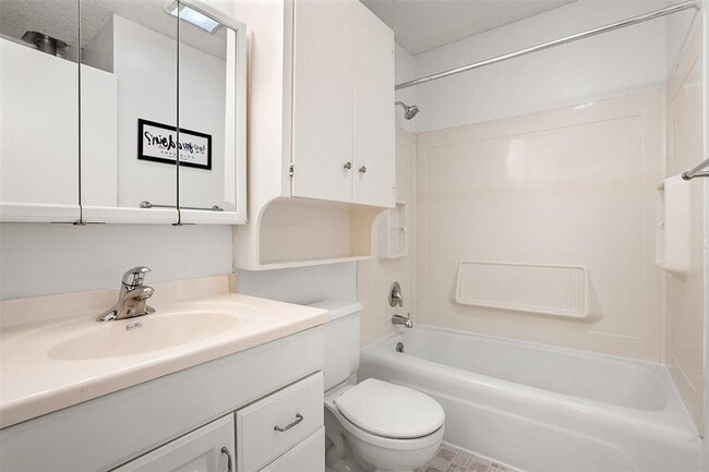 Building Photo - 8603 Woodstone Dr