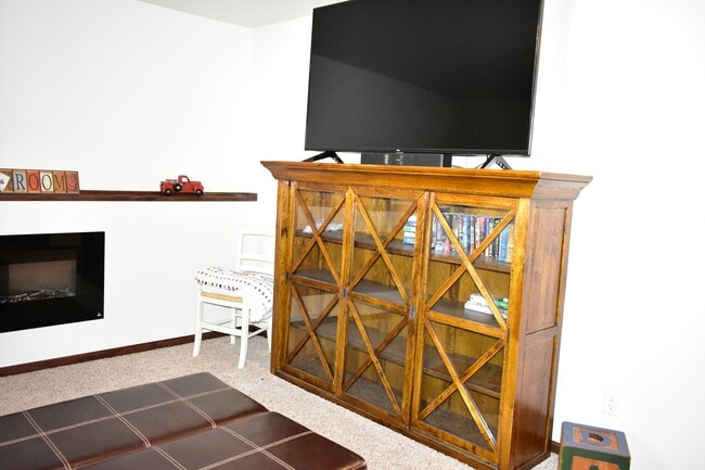 Building Photo - 4737 35th Ave S