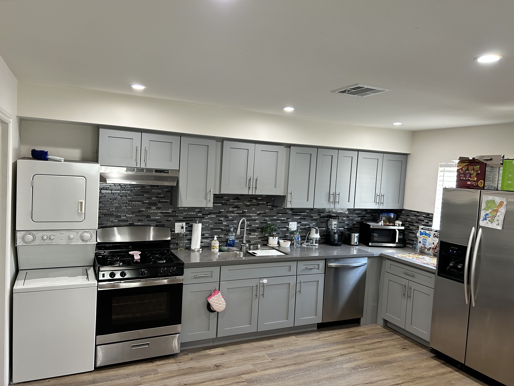 Building Photo - 6724 Nestle Ave