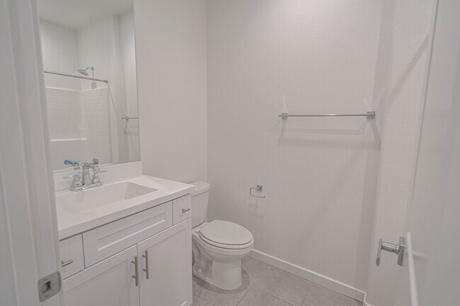 Building Photo - West Creek 3 Bedroom Townhome for Rent in Valencia.