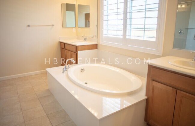 Building Photo - Questa Village - Mountain House- Spacious ...