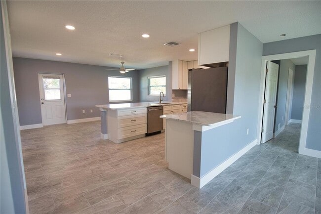 Building Photo - 3392 Orange Rd