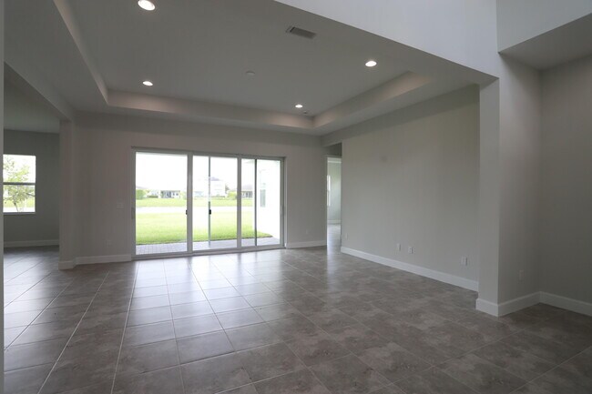 Building Photo - 15192 Wildwood Cir