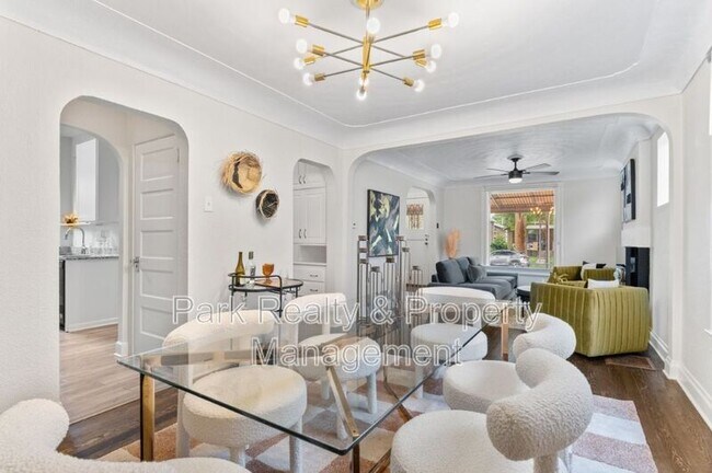 Building Photo - 2742 W Denver Pl