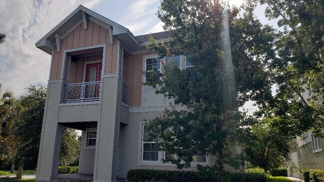 Building Photo - 13818 Eliot Avenue