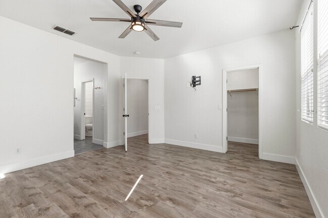 Building Photo - 1292 Paseo Belleza