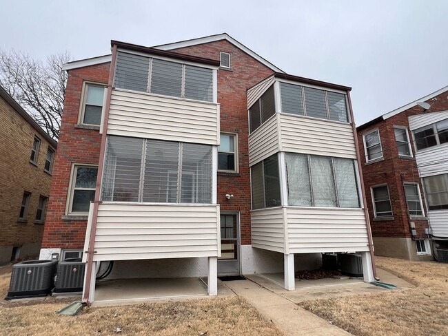 Building Photo - 6358-60 Sutherland Ave