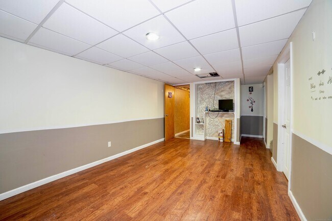 Building Photo - 45 Voight Ave