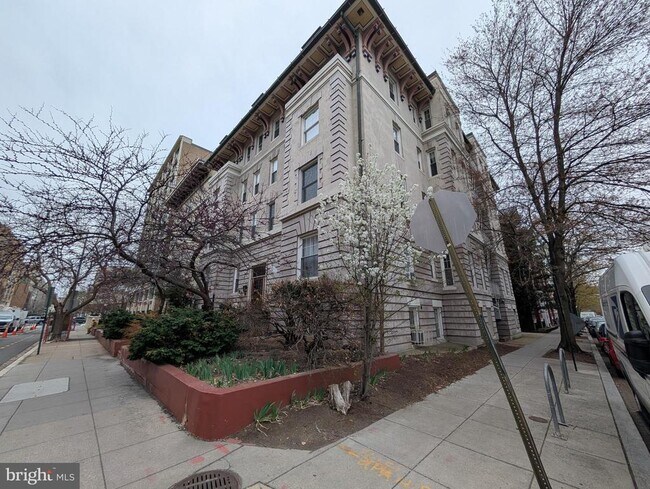 Building Photo - 1332 15th St NW