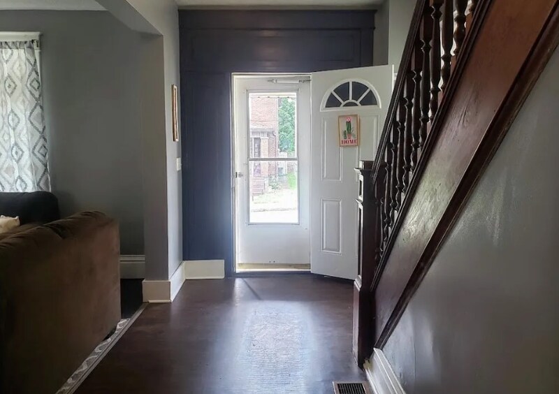 Building Photo - 231 N Elm St