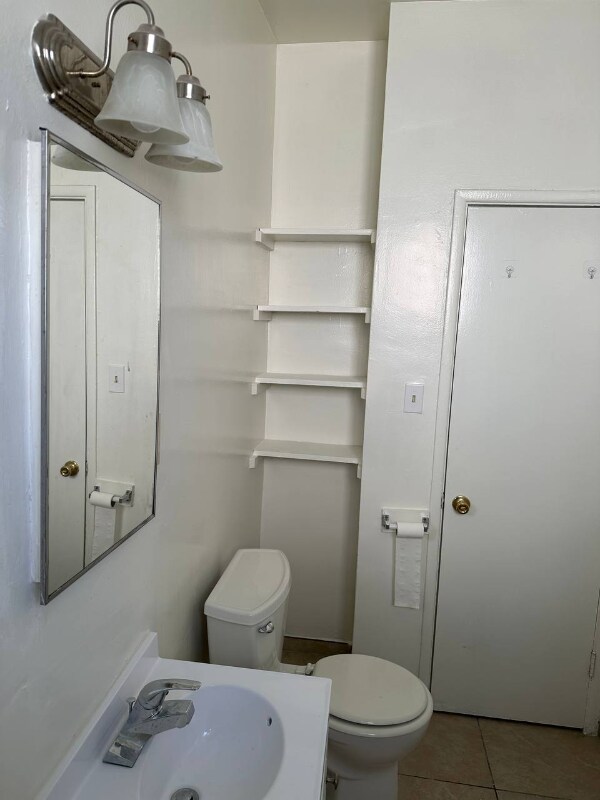 Building Photo - 5154 Santa Ana St