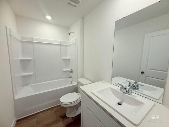 Building Photo - 16118 Eden St