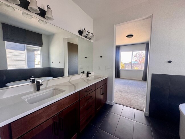 Building Photo - 8275 Nat Love Dr