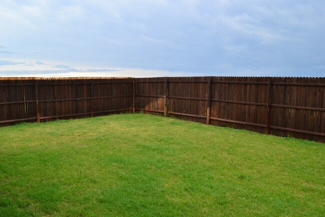 Building Photo - House for Lease in Sherman