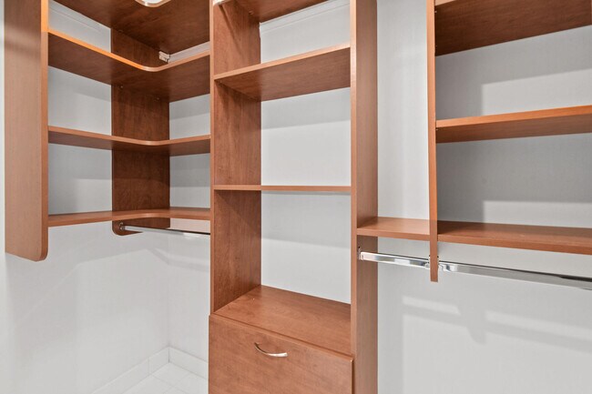 Building Photo - 3610 Gardens Pkwy