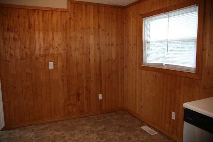 Building Photo - 2121 Poplar St