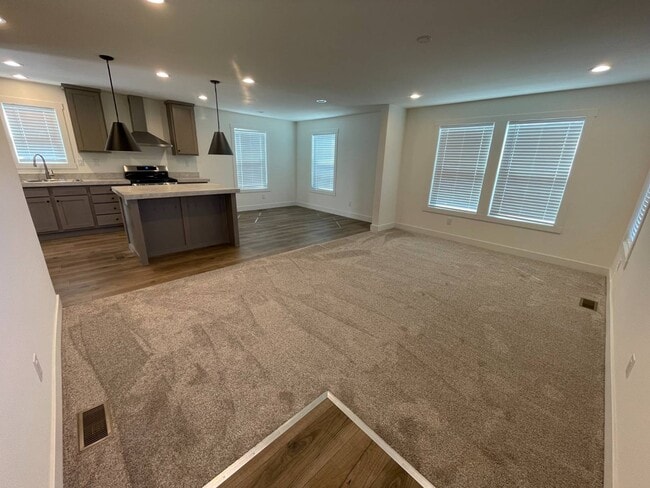 Building Photo - 5427 Edgewood Ln