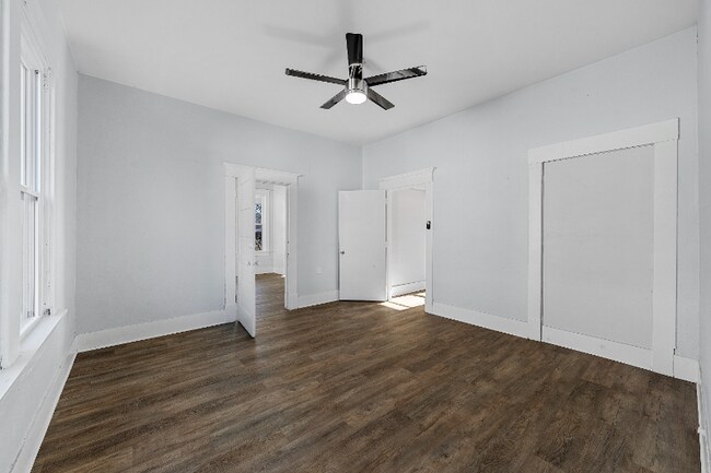 Building Photo - 817 S 10th St