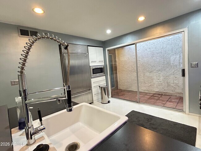 Building Photo - 4601 N 73rd St