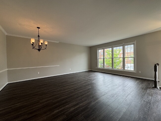 Building Photo - Your Exquisite Herndon Sanctuary Awaits