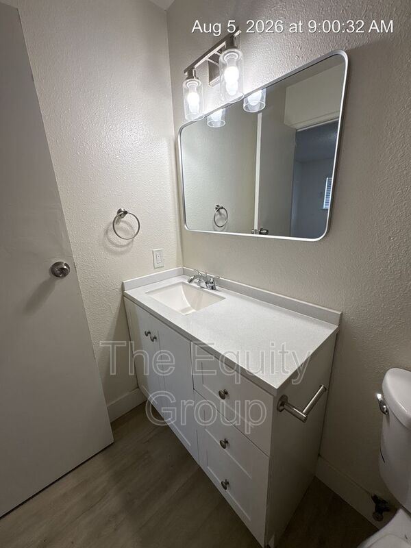 Building Photo - 2113 W Inyo Ave