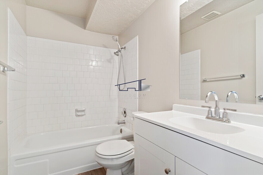 Building Photo - 5858 S 2000 W