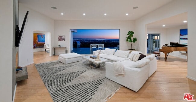 Building Photo - 10134 Angelo View Dr