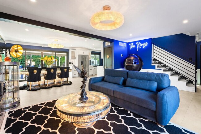 Primary Photo - 8543 E Valley Vista Dr