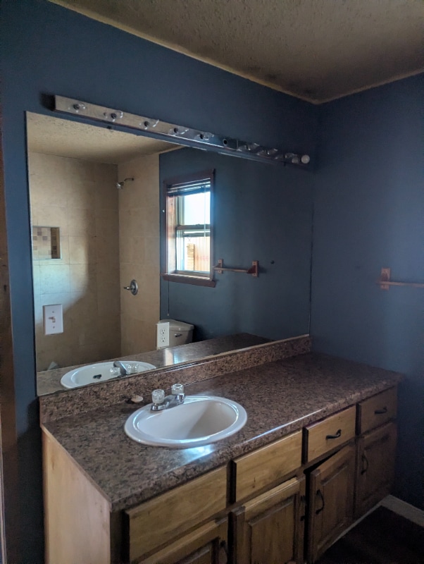 Building Photo - 503 W Birch St