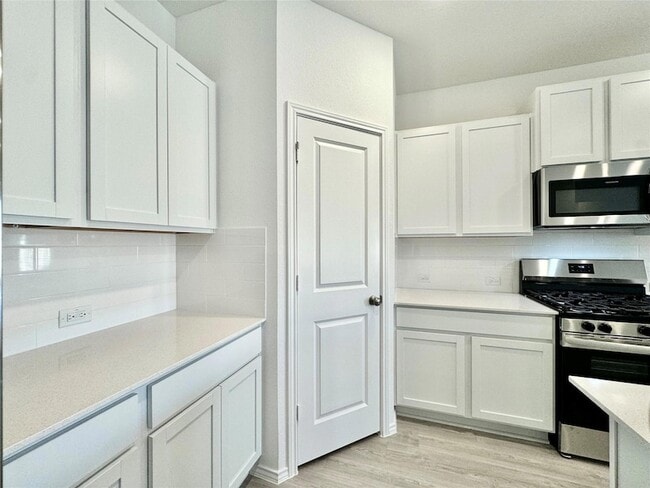 Building Photo - 1316 Acorn Oak Dr