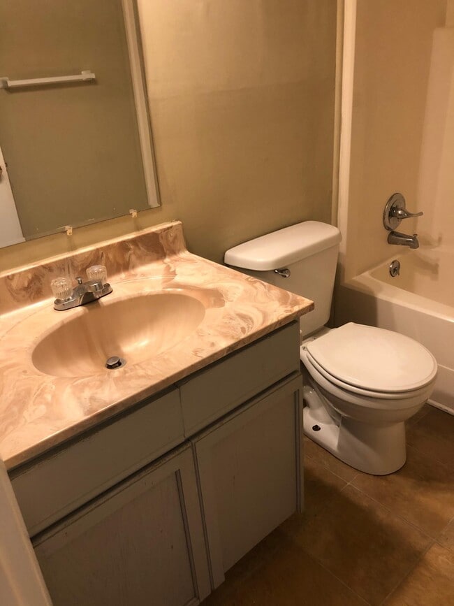 Building Photo - 1918 Bouton Bnd