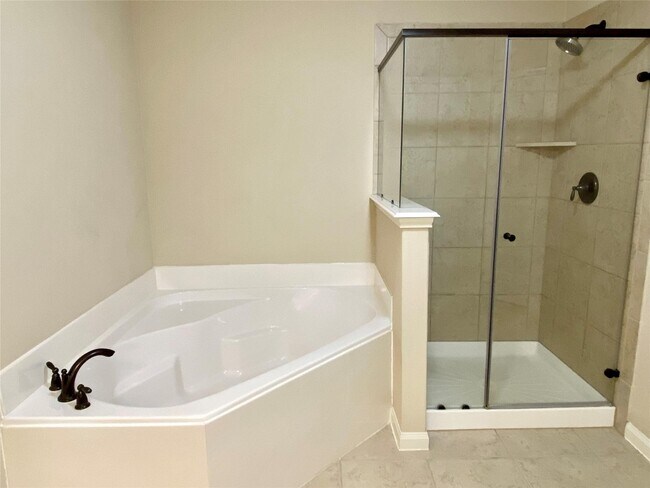 Building Photo - 7639 Daisy Port Ln