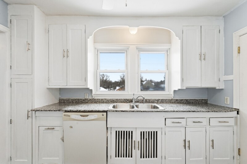 Building Photo - 3611 N Washburn Ave