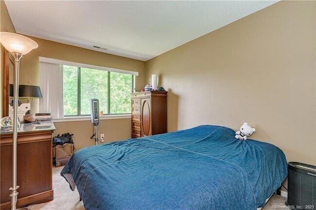 Building Photo - 128 Conestoga Way