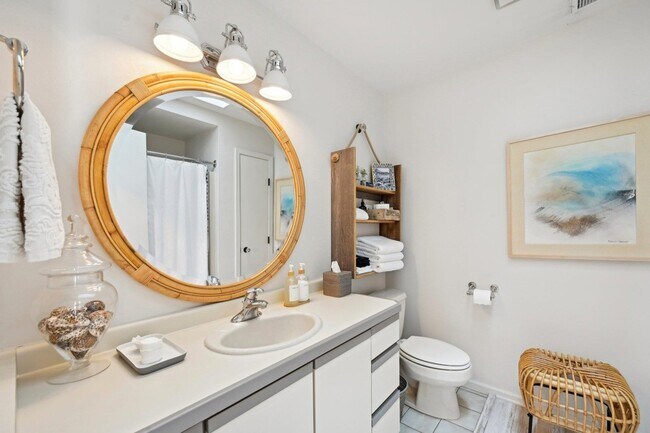 Building Photo - 2800 Tomahawk Ct