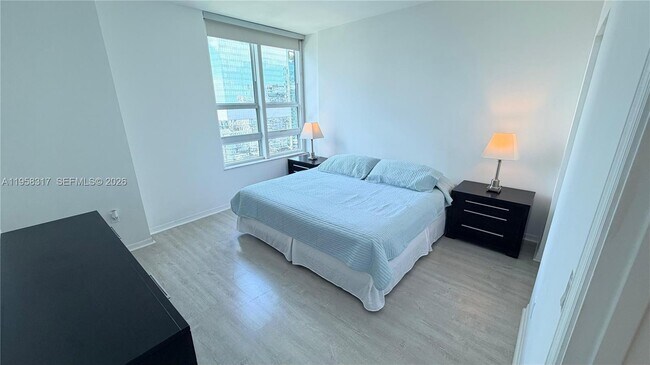 Building Photo - 951 Brickell Ave