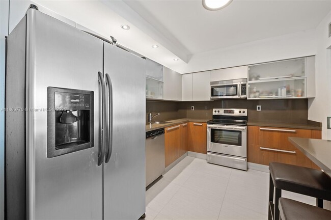 Building Photo - 9455 Collins Ave