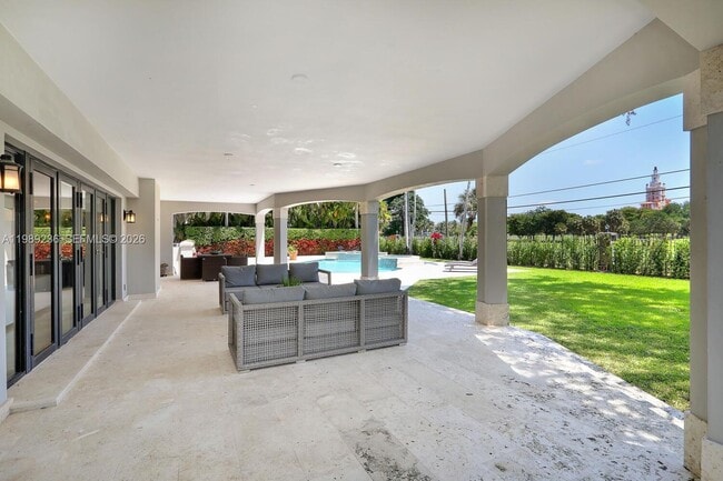 Building Photo - 3425 Alhambra Cir