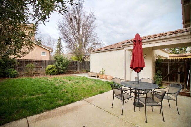 Building Photo - West Davis 4 Bedroom 2.5 Bathroom Home Rig...