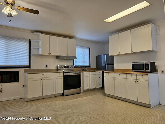 Building Photo - 430 Orchard St