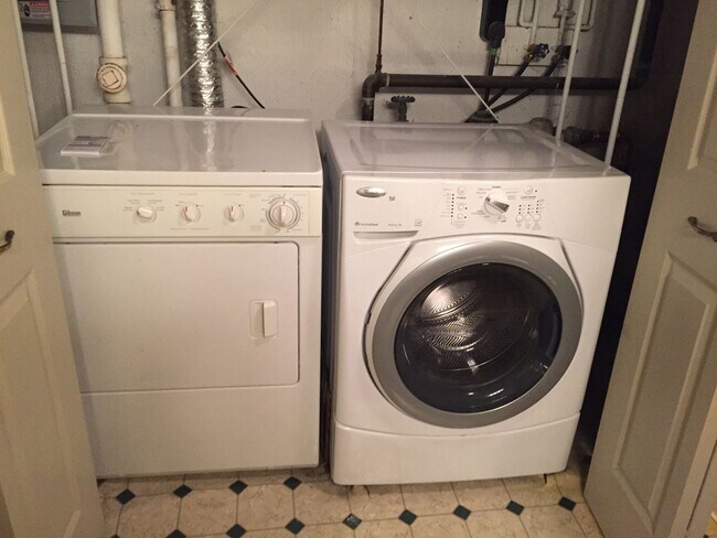 Building Photo - 119 Mitchell Cir