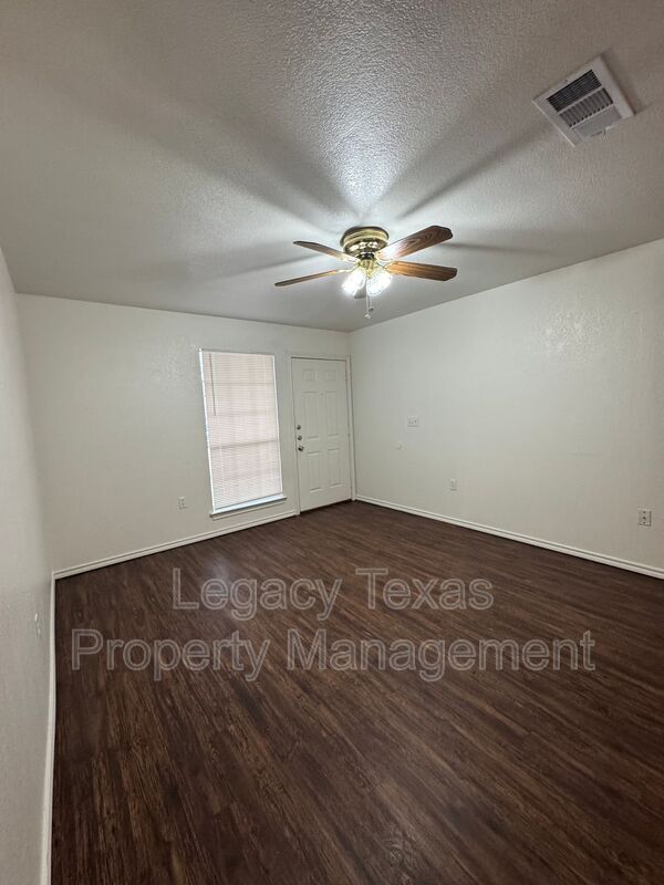 Building Photo - 1108 Williams Ave