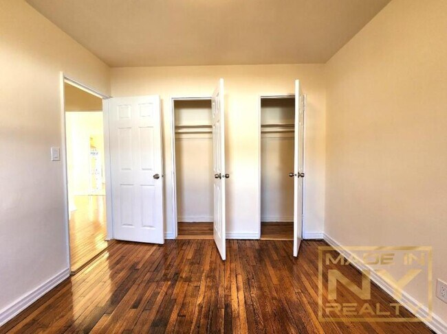 Building Photo - 2 bedroom in BAYSIDE NY 11361