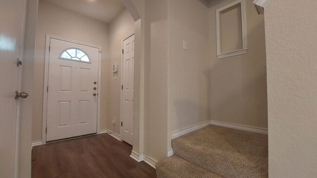 Building Photo - Wurzbach Heights Townhome for Rent ~ 3 Bedroom corner Unit with Private Yard and Garage