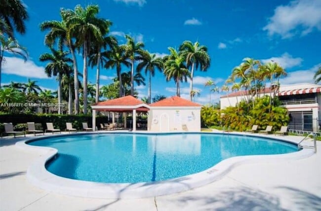 Building Photo - 2 bedroom in Miami FL 33179