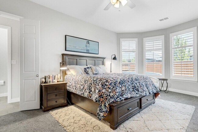 Building Photo - 14800 Belclaire Ave