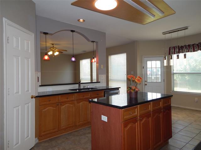 Building Photo - 2500 Coolwater Dr