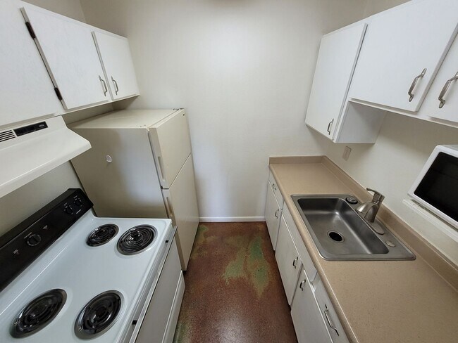 Building Photo - The Ashcroft-B: 1-Bed/ 1-Bath Upgraded Apartment